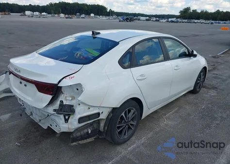 2023 Kia Forte Lxs z USA, uszkodzony, nr VIN 3KPF24AD1PE645156